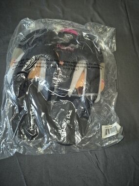 Pretty Good Black and White Women’s Sandals